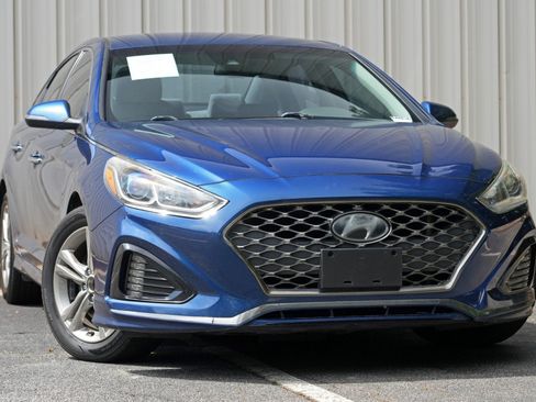 Used 2019 Hyundai Sonata SEL w/ Tech Package 02 FWD image 2