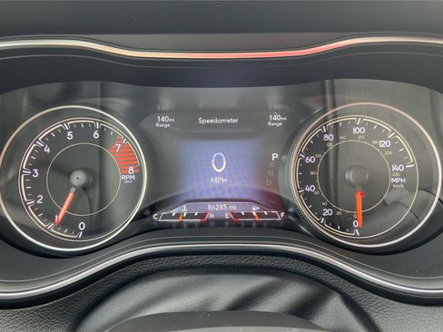 Used 2021 Jeep Cherokee Latitude Lux w/ Comfort/Convenience Group AWD/4WD image 14