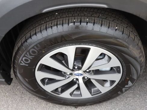 Used 2025 Subaru Outback Premium AWD/4WD image 10