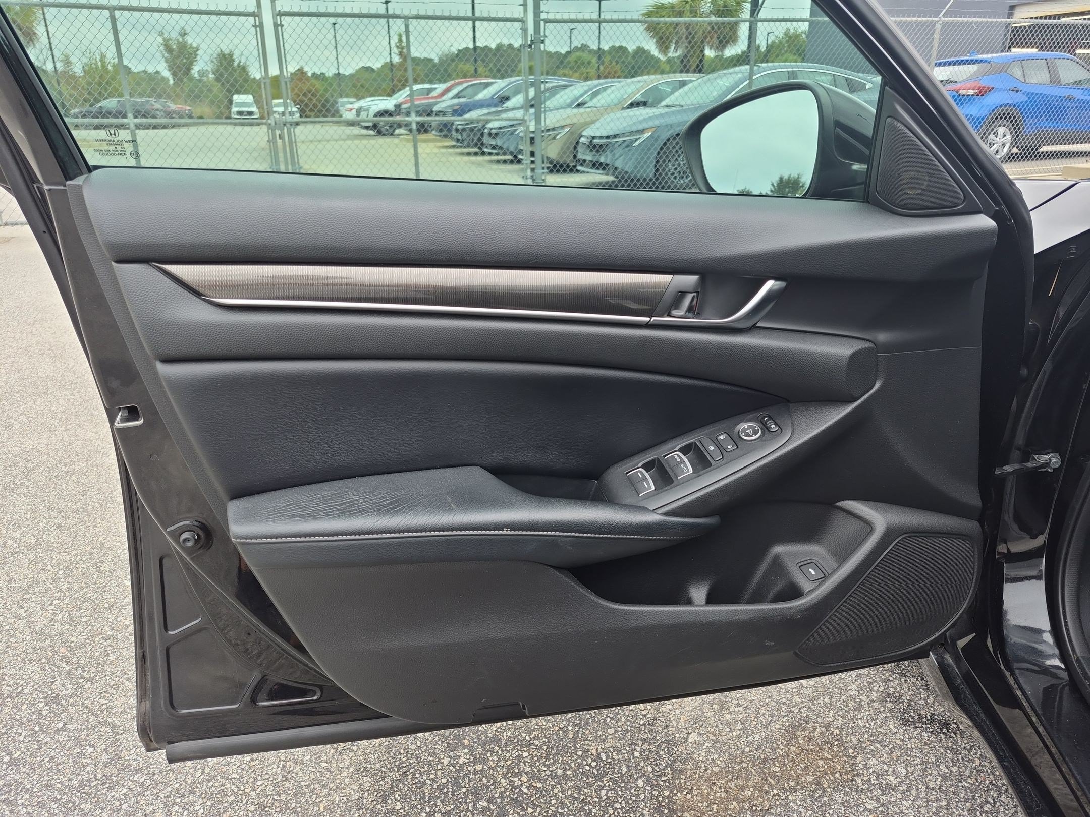 Used 2018 Honda Accord Sport image 13