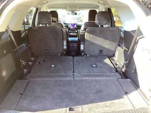 Used 2022 Ford Explorer Limited w/ Equipment Group 301A image 11