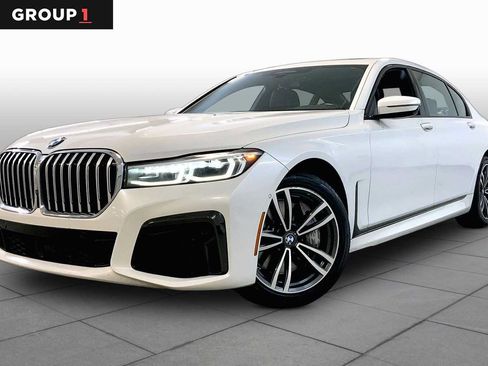 Used 2022 BMW 750i xDrive w/ Luxury Rear Seating Package AWD/4WD image 1