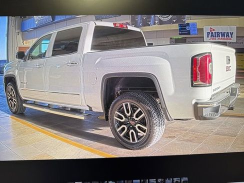 Used 2018 GMC Sierra 1500 SLT w/ SLT Premium Package image 3