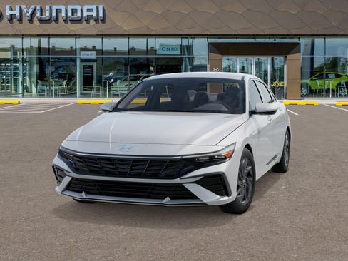 Certified 2026 Hyundai Elantra Hybrid FWD image 6