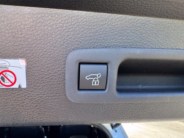 New 2026 Toyota Sienna XLE Woodland Edition AWD/4WD image 15