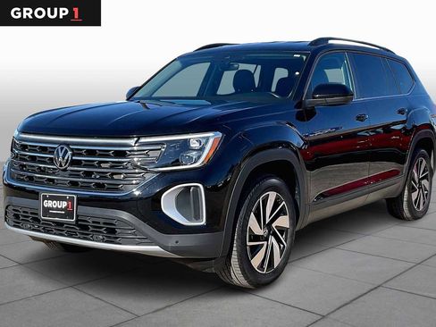 Used 2025 Volkswagen Atlas SE image 1