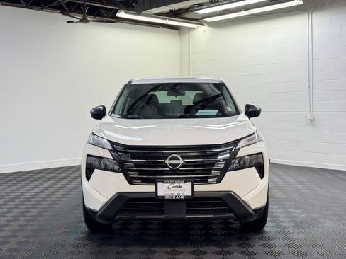 Used 2024 Nissan Rogue S image 5