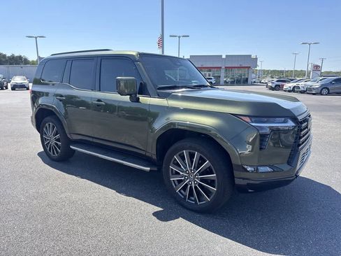 Used 2024 Lexus GX 550 w/ Accessory Package (2T) AWD/4WD image 1