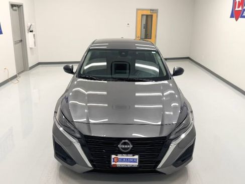 Used 2025 Nissan Altima 2.5 SV FWD image 6