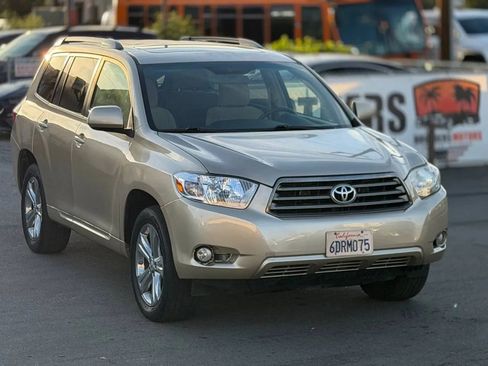 Used 2008 Toyota Highlander Sport image 3