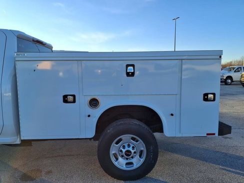 Used 2024 GMC Sierra 2500 Pro w/ Convenience Package RWD image 16