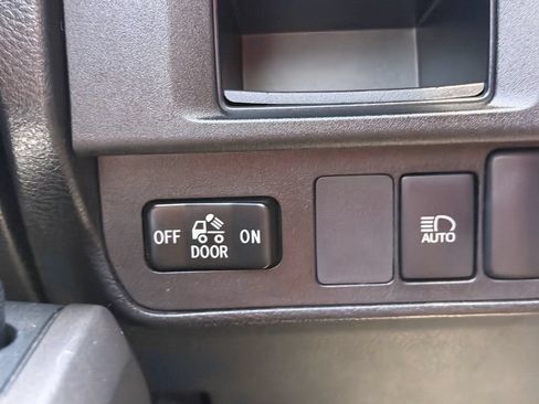 Used 2019 Toyota Tacoma SR5 RWD image 27