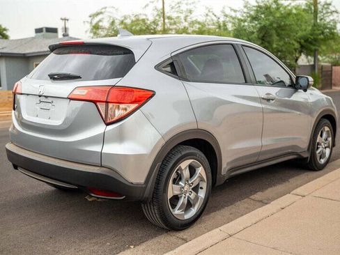 Used 2017 Honda HR-V EX image 5