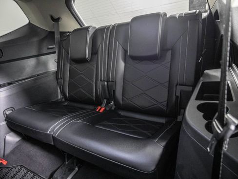 Used 2024 Volkswagen Atlas SE image 13