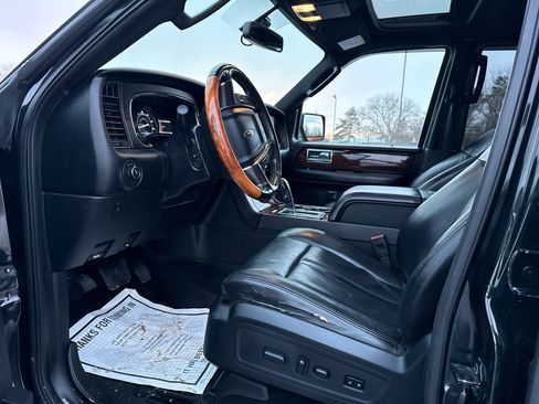 Used 2015 Lincoln Navigator 4WD image 14
