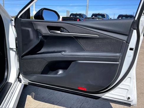 Used 2025 Toyota Camry LE image 21