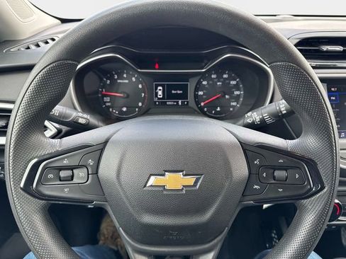 Used 2021 Chevrolet TrailBlazer LS image 24