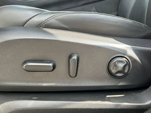 Used 2017 Buick Envision Essence FWD image 17