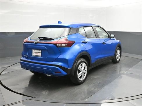 New 2025 Nissan Kicks Play S image 11