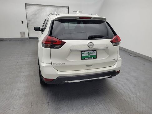 Used 2018 Nissan Rogue SV FWD image 6