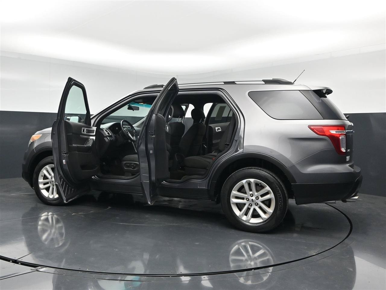 Used 2014 Ford Explorer XLT AWD/4WD image 37