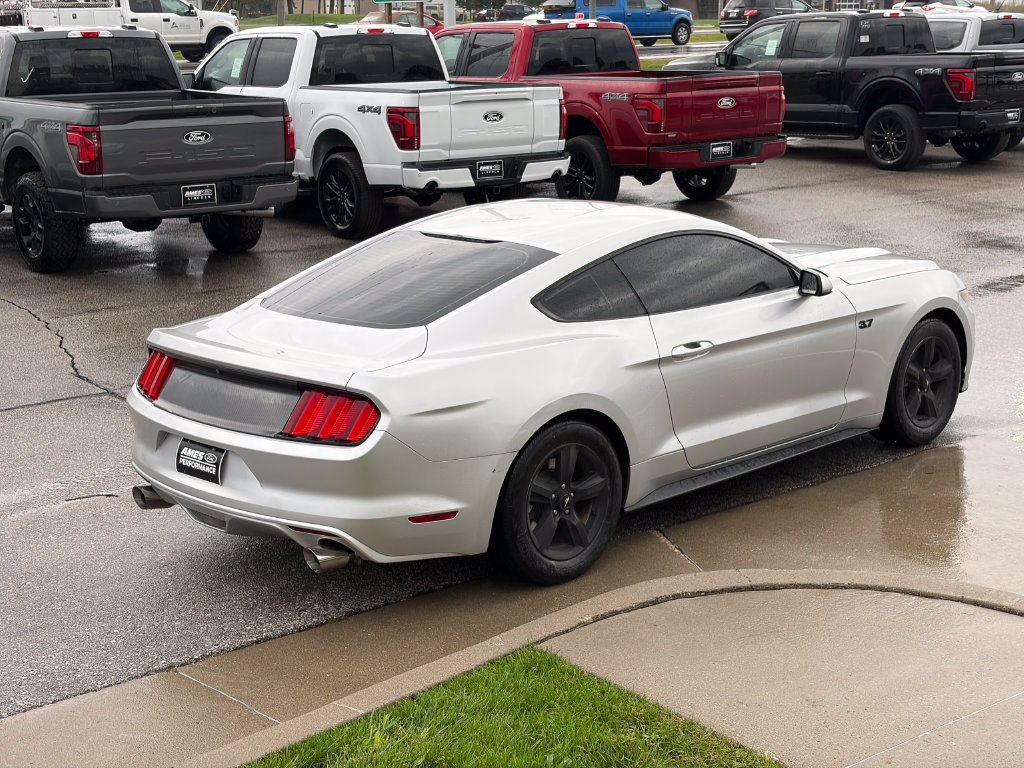 Used 2017 Ford Mustang Coupe RWD image 6