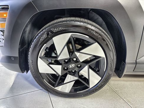 Used 2024 Hyundai Kona Limited FWD image 19