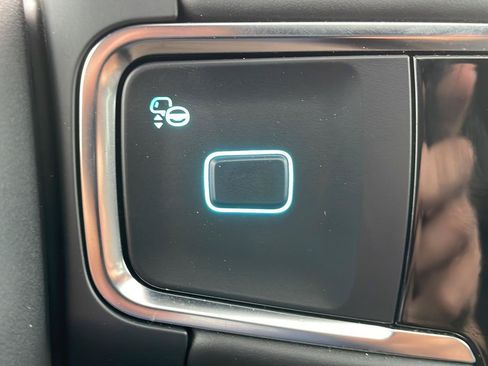 Used 2025 Ford Expedition Tremor AWD/4WD image 16