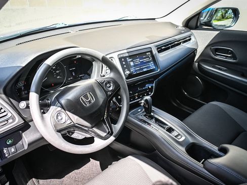 Used 2019 Honda HR-V EX image 9