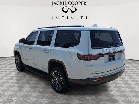 Used 2022 Jeep Wagoneer Series III AWD/4WD image 7