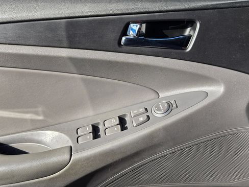 Used 2013 Hyundai Sonata SE FWD image 11