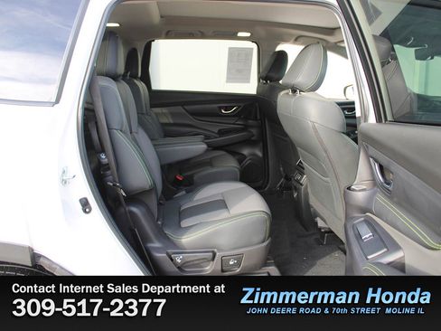 Used 2024 Subaru Ascent Onyx Edition image 9