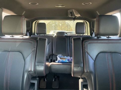Used 2023 Ford Expedition Limited image 11