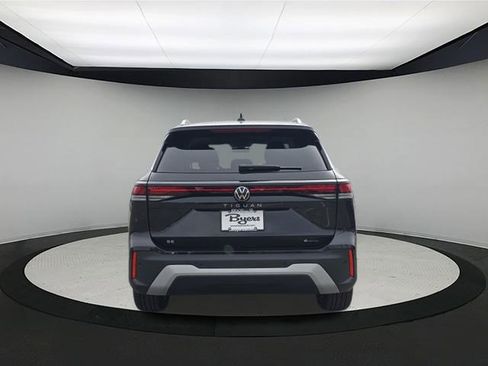 New 2026 Volkswagen Tiguan SE image 6