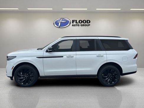 New 2026 Lincoln Navigator Reserve w/ Jet Appearance Package AWD/4WD image 5