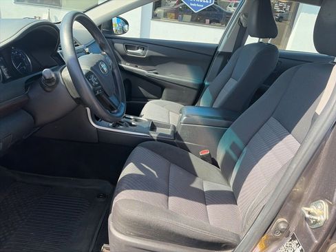 Used 2016 Toyota Camry LE FWD image 11