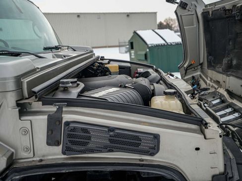 Used 2003 HUMMER H2 w/ Preferred Equipment Group image 22