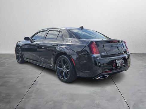 Used 2022 Chrysler 300 Touring L w/ Popular Equipment Group image 4