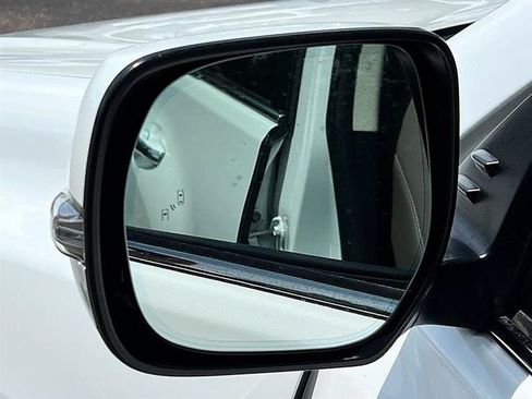 Used 2022 Lexus GX 460 Premium w/ Premium Package AWD/4WD image 10