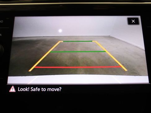 Used 2023 Volkswagen Tiguan SE R-Line FWD image 14