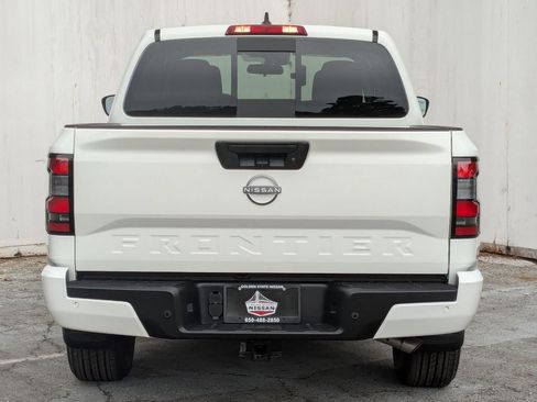 New 2025 Nissan Frontier SV w/ SV Convenience Package RWD image 5