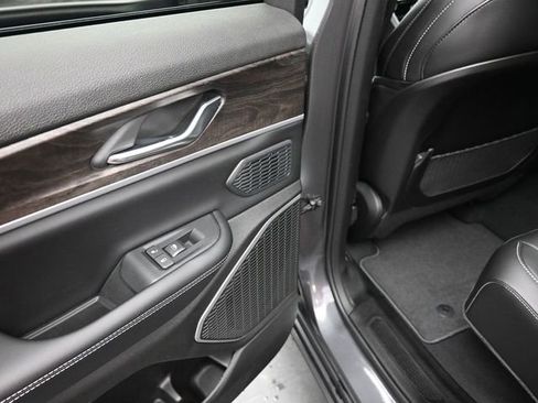 New 2026 Jeep Grand Cherokee Limited w/ Trailer Tow Package RWD image 18