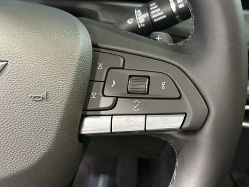 New 2025 Cadillac XT4 Premium Luxury image 23