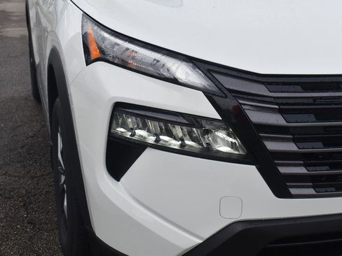 Used 2026 Nissan Rogue S FWD image 14