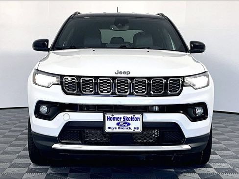 Used 2025 Jeep Compass Limited AWD/4WD image 3