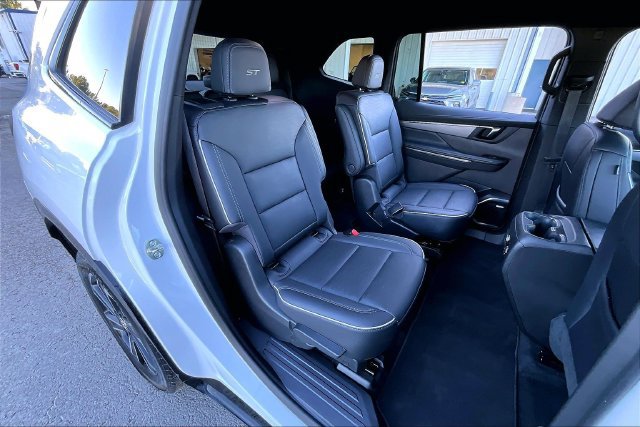 Used 2026 Buick Enclave Sport Touring FWD image 25