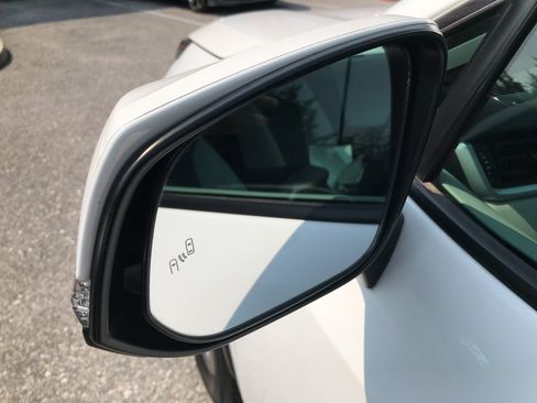 Used 2022 Toyota RAV4 XLE w/ Convenience Package AWD/4WD image 12
