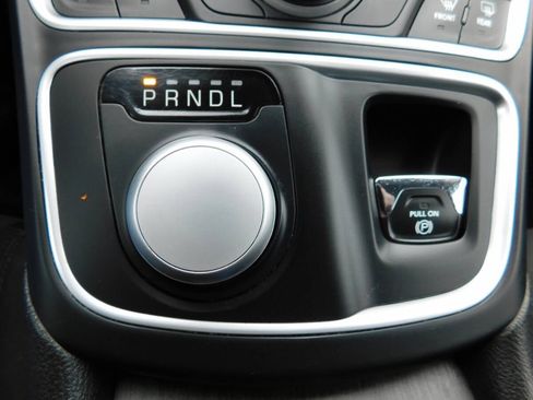 Used 2017 Chrysler 200 LX image 12