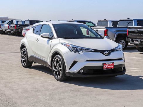 Used 2019 Toyota C-HR Limited FWD image 3
