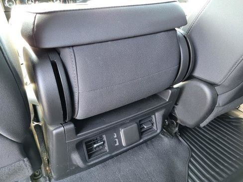 Used 2023 Chevrolet Silverado 1500 LT AWD/4WD image 28